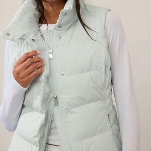 NWOT Athleta Downtown Puffer Vest, Glacier, Size XS